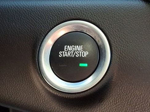 Used 2024 GMC Terrain SLT image 28