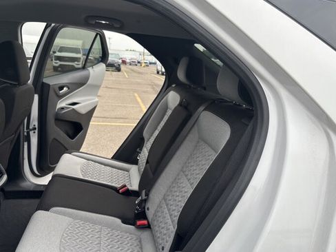 Used 2024 Chevrolet Equinox LS w/ LS Convenience Package FWD image 9