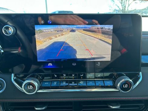 Used 2024 Chevrolet Colorado Z71 w/ Z71 Convenience Package 2 image 22