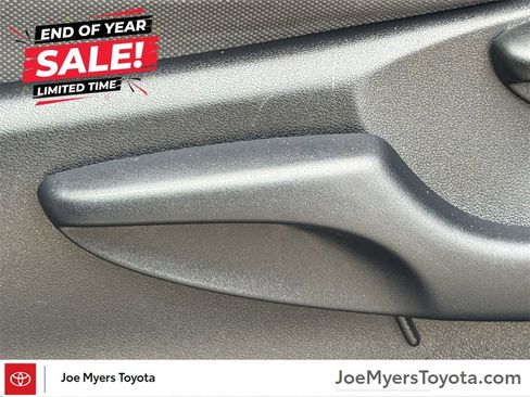 Used 2017 Toyota Highlander LE image 21