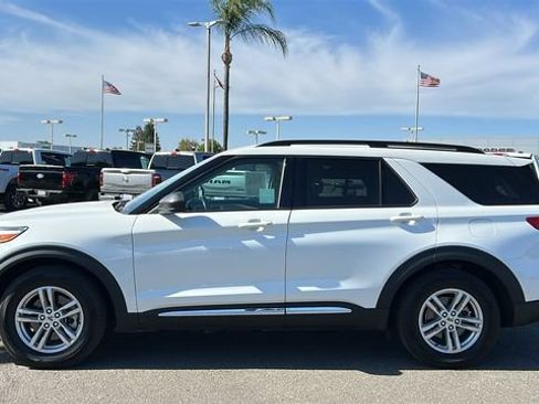 Certified 2022 Ford Explorer XLT RWD image 7