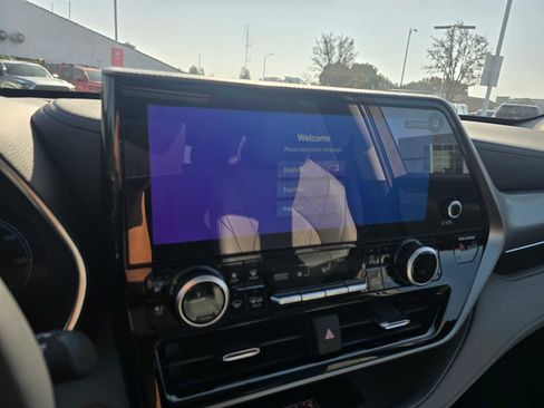 New 2026 Toyota Highlander Platinum image 28