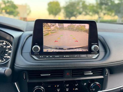 Used 2021 Nissan Rogue S FWD image 19