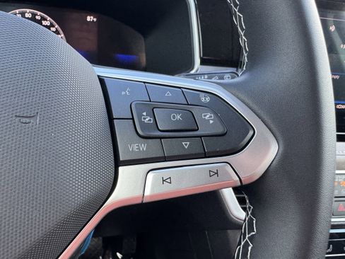 New 2025 Volkswagen Taos SE image 26