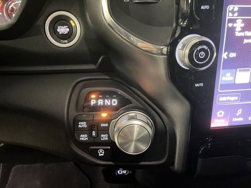 Used 2025 RAM 1500 Laramie image 27