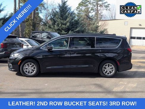 Used 2022 Chrysler Pacifica Touring-L image 6