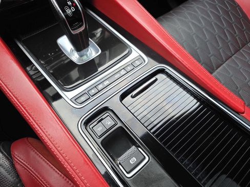 Used 2020 Jaguar F-PACE SVR image 14