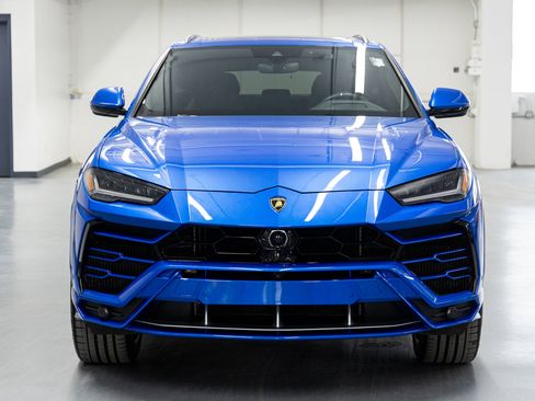 Used 2021 Lamborghini Urus image 2