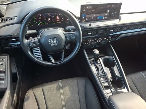 Used 2024 Honda Accord Sport image 11