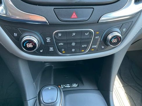 Used 2020 Chevrolet Equinox Premier AWD/4WD image 7