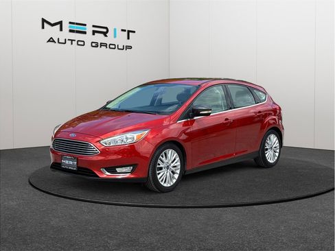 Used 2018 Ford Focus Titanium FWD image 3