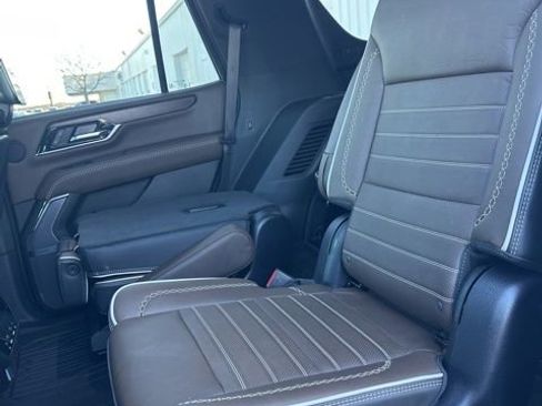 Used 2025 GMC Yukon Denali Ultimate w/ LPO, Floor Liner Package image 55