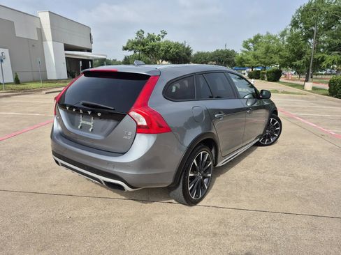 Used 2016 Volvo V60 T5 Cross Country Platinum AWD/4WD image 6