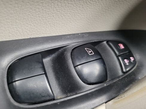 Used 2019 Nissan Rogue Sport SV image 27