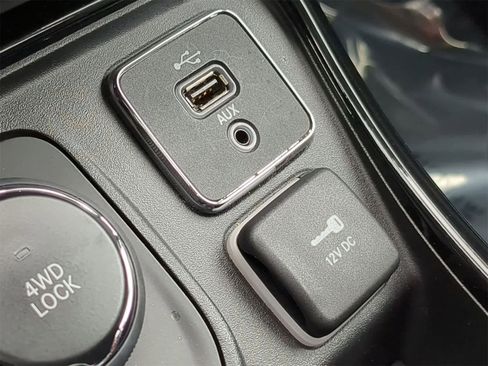 Certified 2018 Jeep Compass Latitude w/ Popular Equipment Group image 29