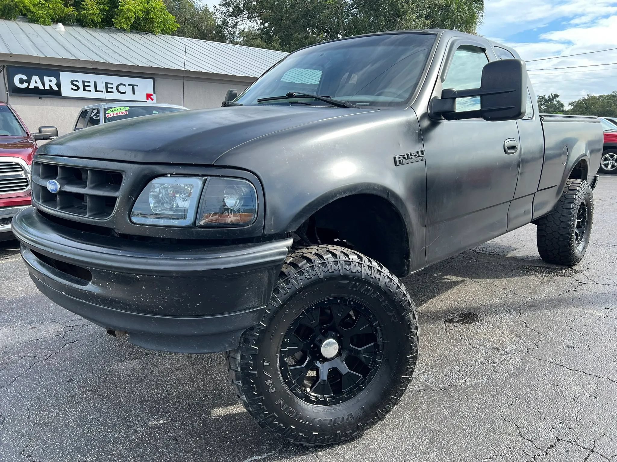 Used 1997 Ford F150 2WD SuperCab image 1