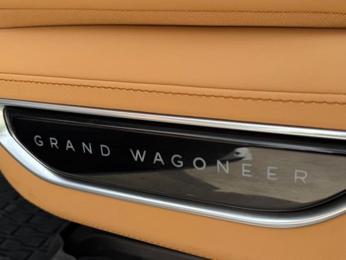 Used 2025 Jeep Grand Wagoneer Series III w/ Rear Seat Video Group 1 AWD/4WD image 82