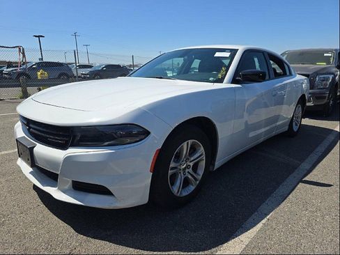 Used 2023 Dodge Charger SXT image 4