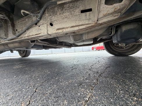 Used 2014 Chevrolet Express 2500 Extended RWD image 19