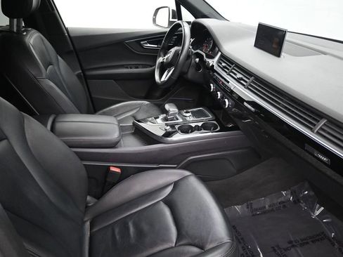 Used 2018 Audi Q7 3.0T Premium Plus w/ Premium Plus Package AWD/4WD image 10