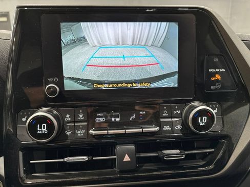 Certified 2026 Toyota Highlander XLE AWD/4WD image 10