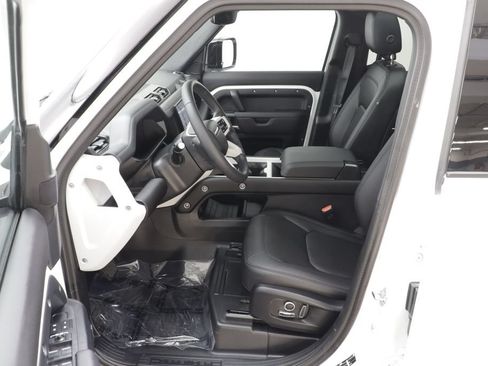 Certified 2025 Land Rover Defender 130 X-Dynamic SE AWD/4WD image 6