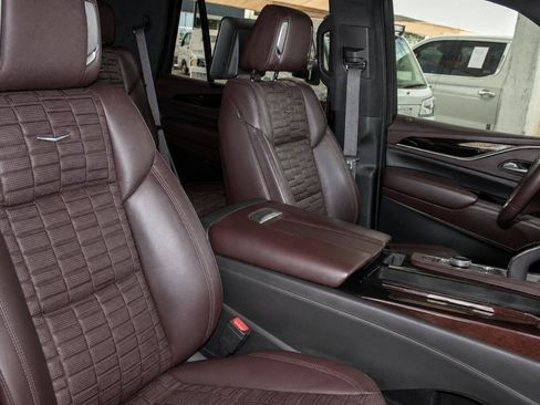 Used 2021 Cadillac Escalade Premium Luxury Platinum AWD/4WD image 23