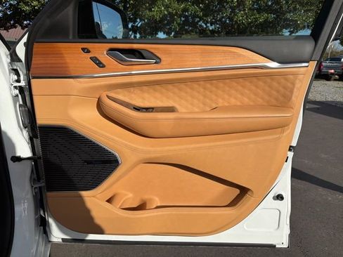 Used 2021 Jeep Grand Cherokee L Summit image 10