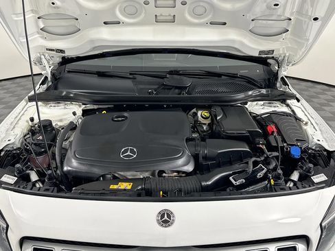 Used 2019 Mercedes-Benz GLA 250 4MATIC image 40