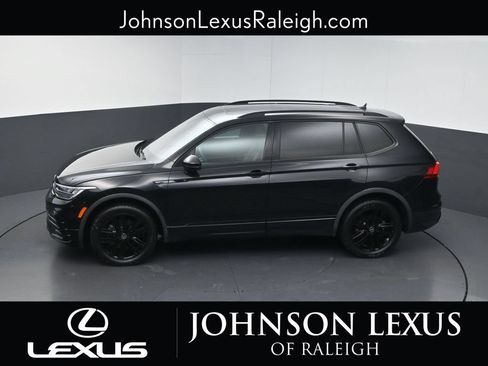 Used 2022 Volkswagen Tiguan SE R-Line AWD/4WD image 29