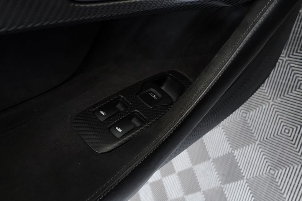 Used 2018 McLaren 570S Spider RWD image 26