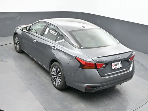 Used 2024 Nissan Altima 2.5 SV AWD/4WD image 21