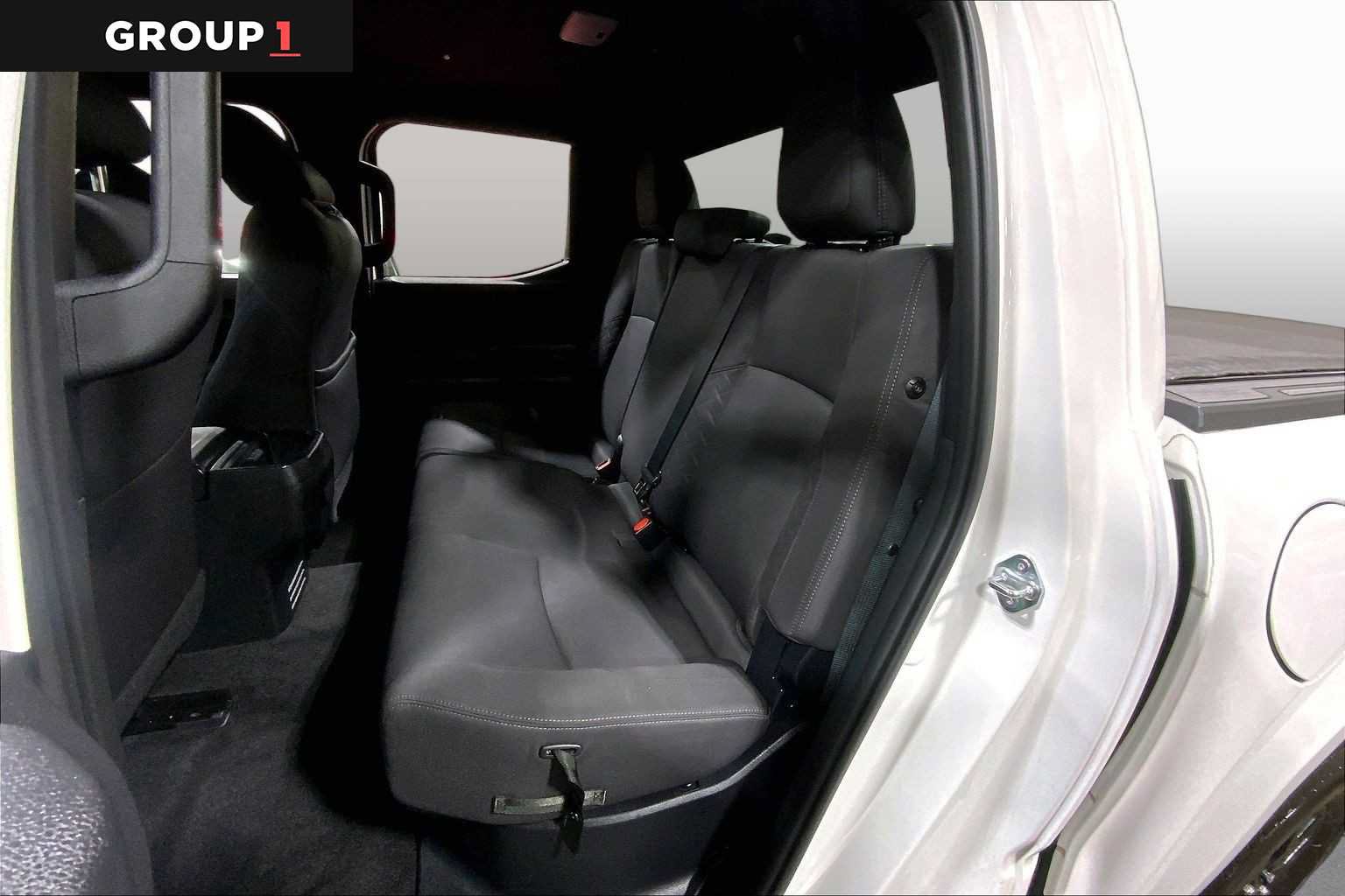 Certified 2025 Toyota Tacoma SR5 AWD/4WD image 21