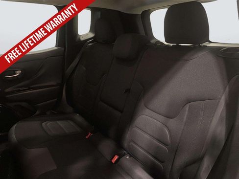 Used 2016 Jeep Renegade Latitude AWD/4WD image 26