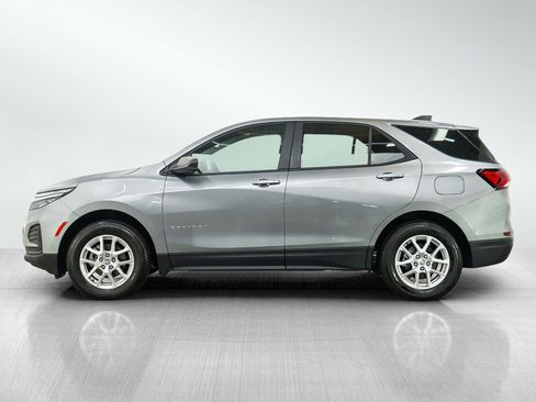 Used 2024 Chevrolet Equinox LS w/ LS Convenience Package AWD/4WD image 2
