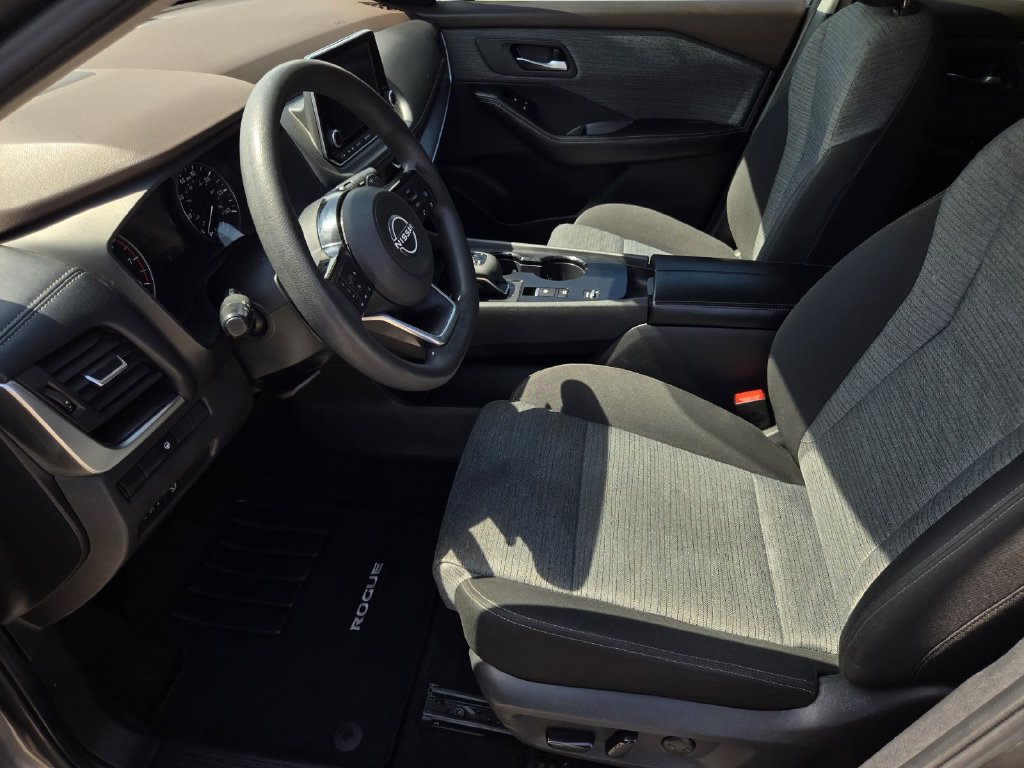 Certified 2023 Nissan Rogue SV FWD image 17