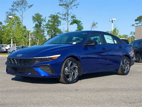 New 2025 Hyundai Elantra Sport image 2