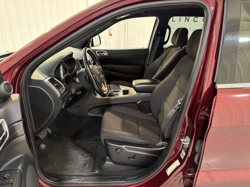 Used 2022 Jeep Grand Cherokee Laredo E image 10