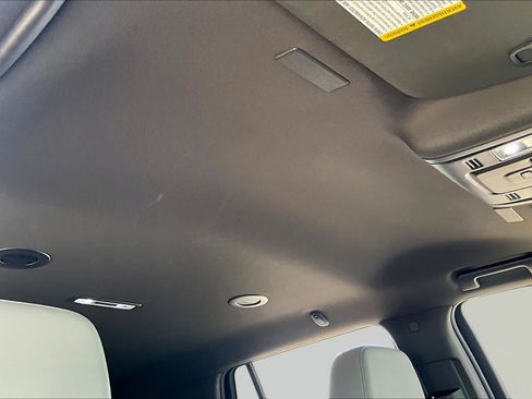 Used 2025 Chevrolet Tahoe LT w/ Comfort Package RWD image 12