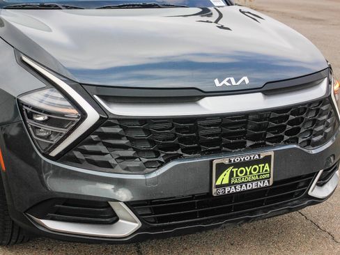 Used 2024 Kia Sportage LX image 5