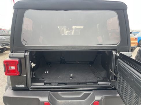 Used 2024 Jeep Wrangler Rubicon image 24