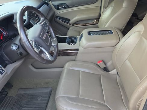 Used 2016 GMC Yukon XL SLT w/ Open Road Package AWD/4WD image 15