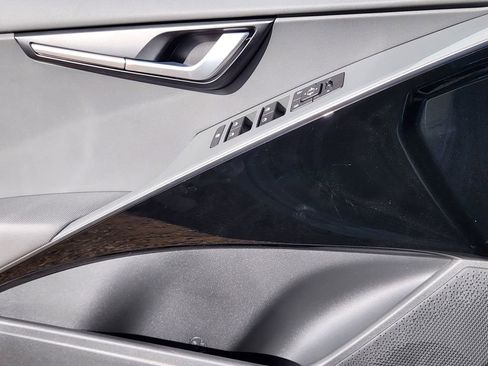 New 2026 Kia Niro EX image 5