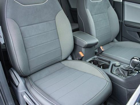 Used 2024 Volkswagen Taos SE image 26