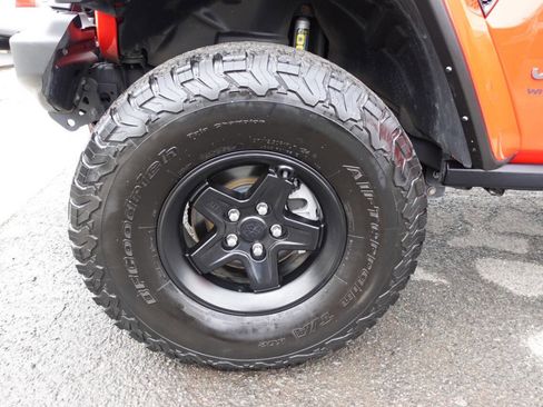 Used 2021 Jeep Wrangler Unlimited Rubicon w/ Dual Top Group AWD/4WD image 78
