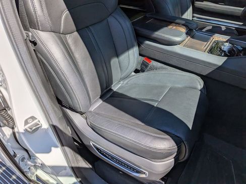 Used 2022 Jeep Grand Wagoneer Series I AWD/4WD image 37