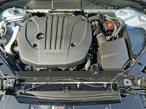 Certified 2023 Volvo XC60 B5 Plus w/ Climate Package image 27