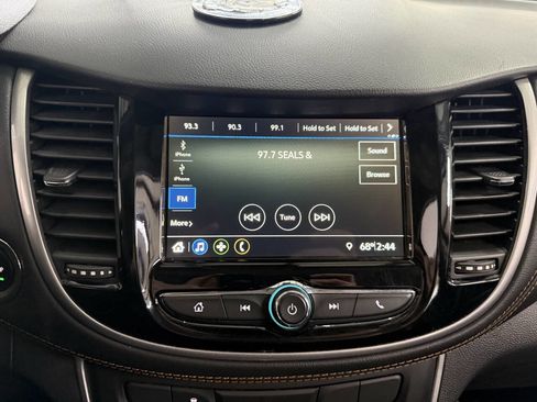 Used 2019 Chevrolet Trax LT w/ LT Convenience Package FWD image 27
