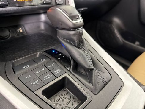 Used 2023 Toyota RAV4 XLE Premium image 33