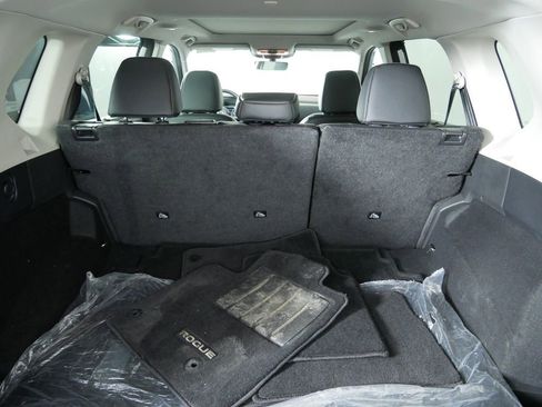 Used 2023 Nissan Rogue SL w/ SL Premium Package image 14